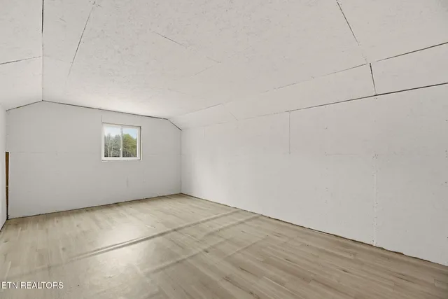 $400,000 | 337 Old Collins Road, Deer Lodge, TN 37726