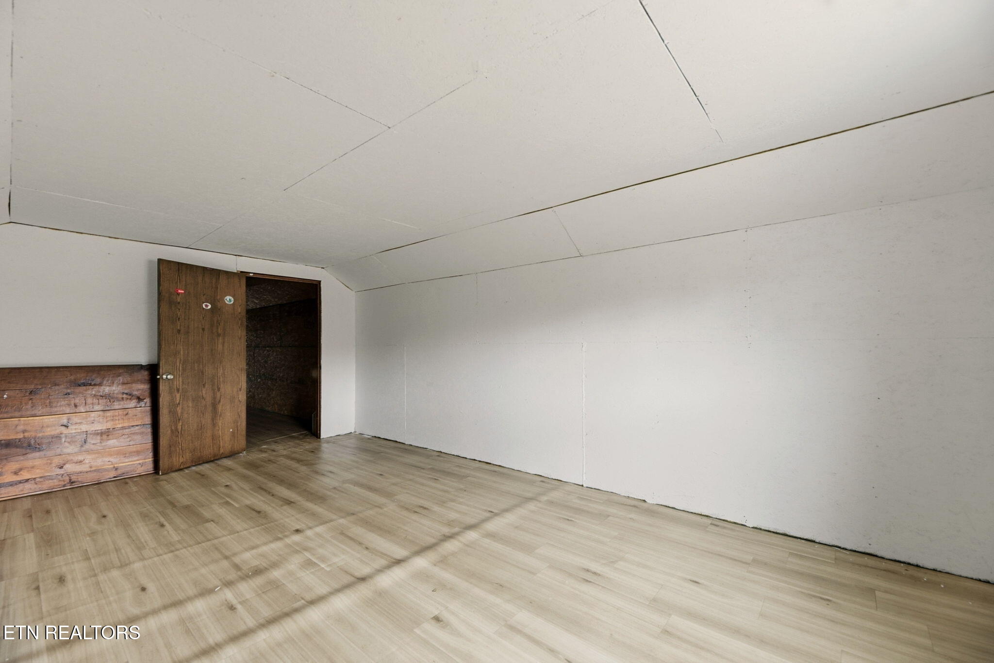 337 Old Collins Road Deer Lodge, TN 37726 - Photo 22 of 40 22