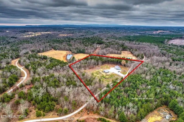 $400,000 | 337 Old Collins Road, Deer Lodge, TN 37726