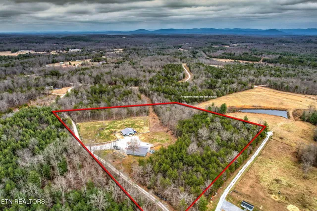 $400,000 | 337 Old Collins Road, Deer Lodge, TN 37726