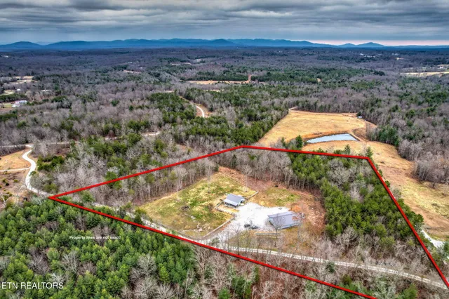 $400,000 | 337 Old Collins Road, Deer Lodge, TN 37726