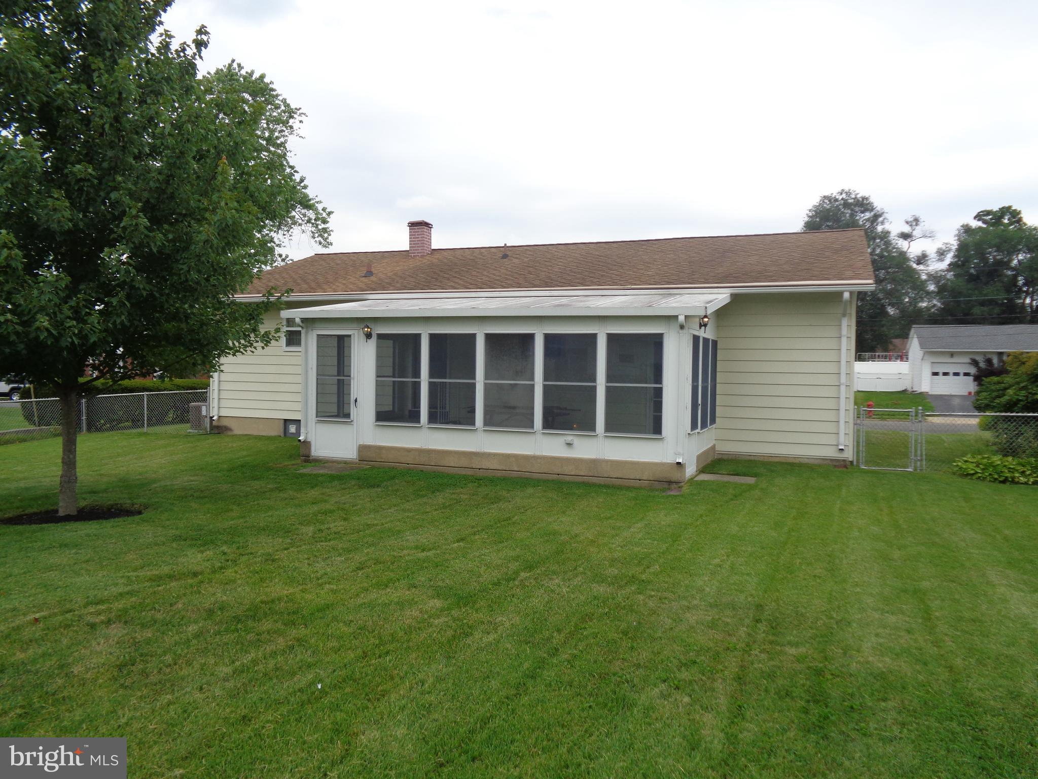 6 Glendon Road Hamilton, NJ 08610 - Photo 14 of 15 rear exterior
