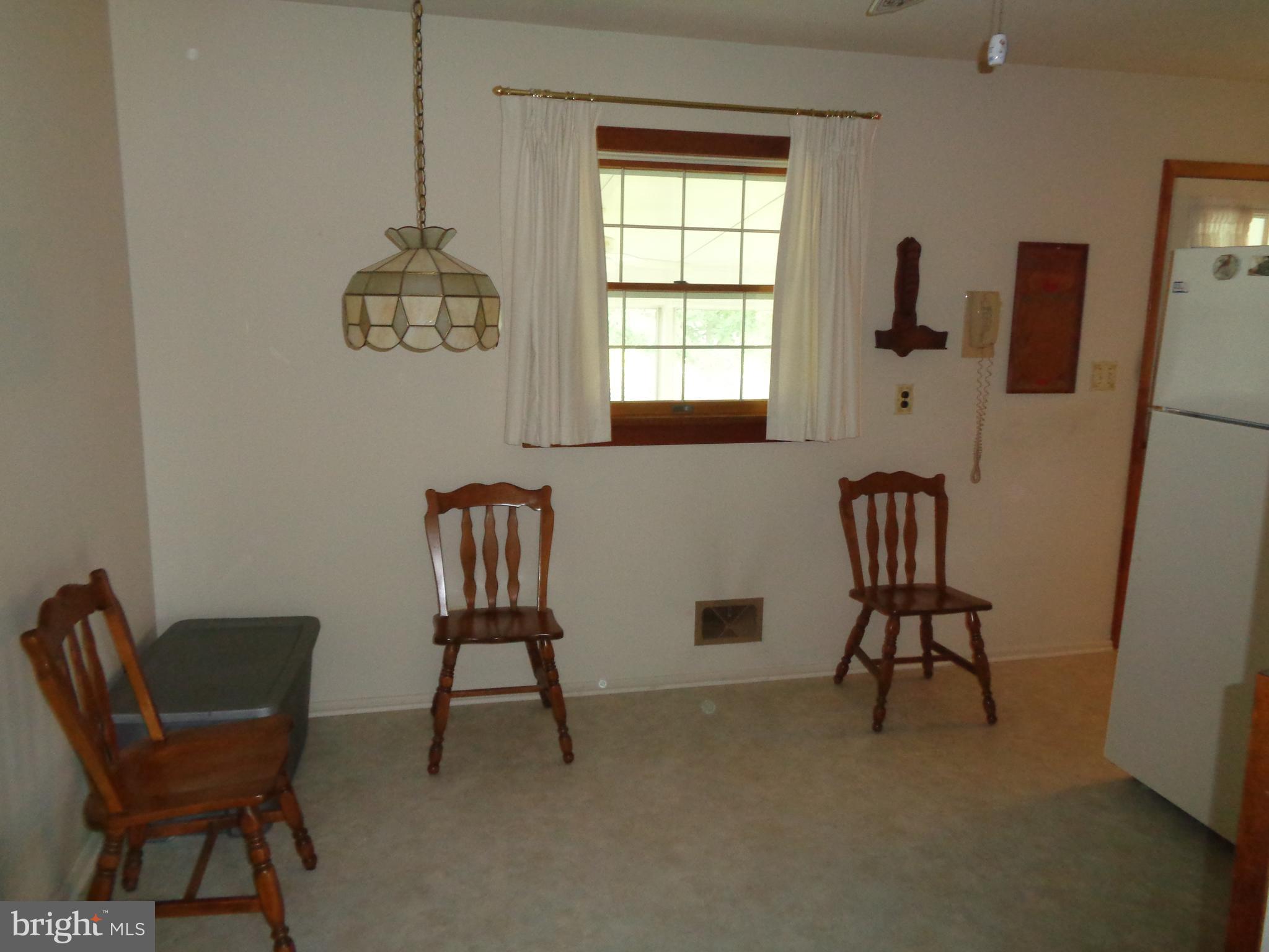 6 Glendon Road Hamilton, NJ 08610 - Photo 4 of 15 Eat-In Kitchen
