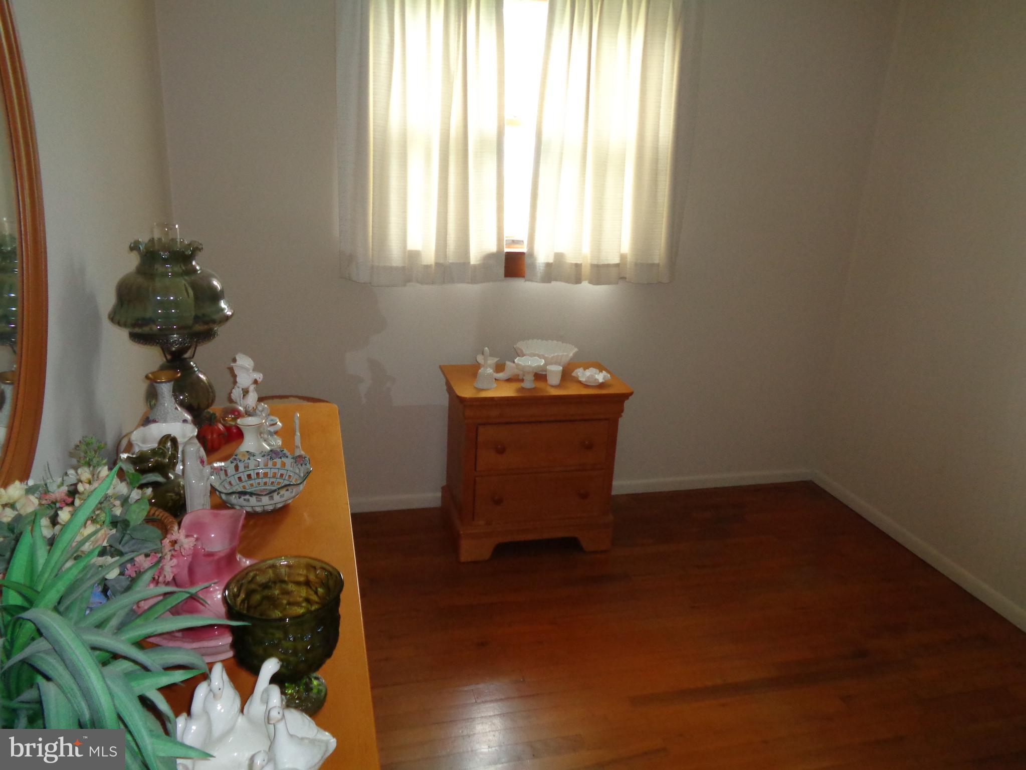 6 Glendon Road Hamilton, NJ 08610 - Photo 9 of 15 Bedroom 3