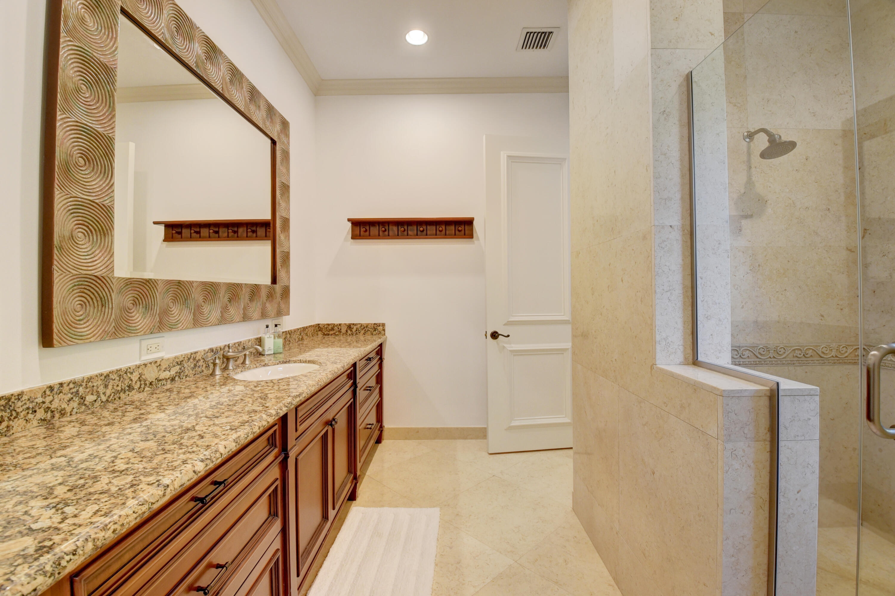 18241 Daybreak Drive Boca Raton, FL 33496 - Photo 33 of 84 Pic - Guest Bathroom2