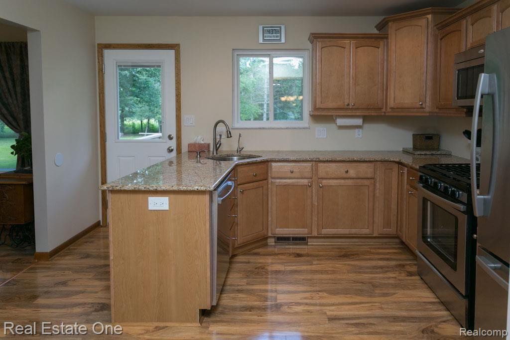 1883 Rush Lake Road Pinckney, MI 48169 - Photo 11 of 38 4Y0A1433.jpg