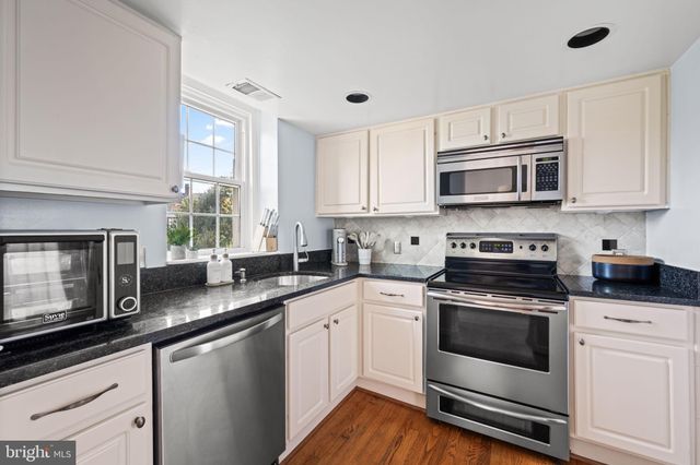 $480,000 | 3050 South Buchanan Street, Unit C1, Arlington, VA 22206