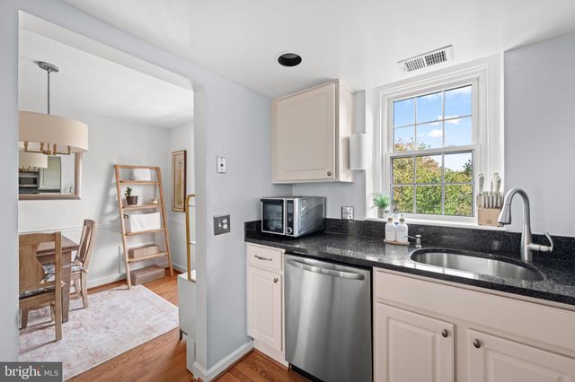 $480,000 | 3050 South Buchanan Street, Unit C1, Arlington, VA 22206