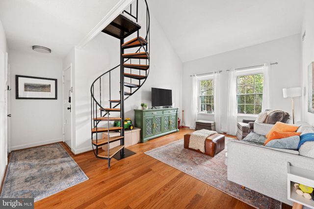 $480,000 | 3050 South Buchanan Street, Unit C1, Arlington, VA 22206