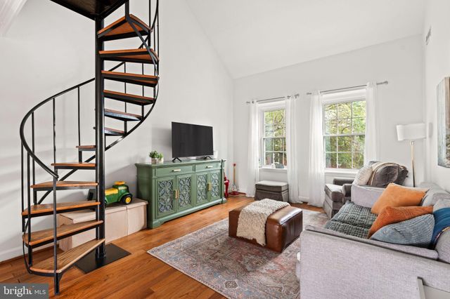 $480,000 | 3050 South Buchanan Street, Unit C1, Arlington, VA 22206