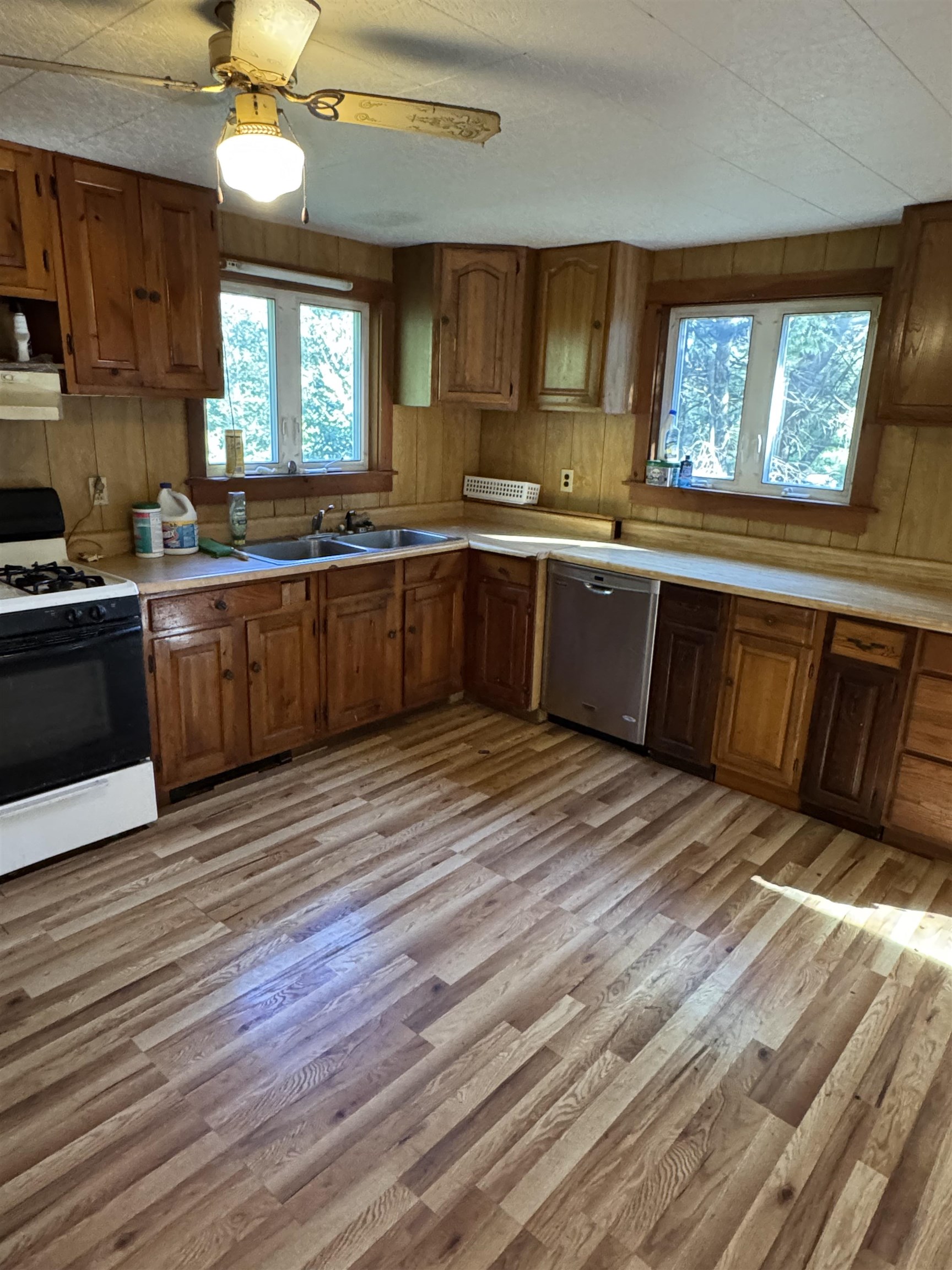 172 Franklin Road Vernon, VT 05354 - Photo 2 of 20