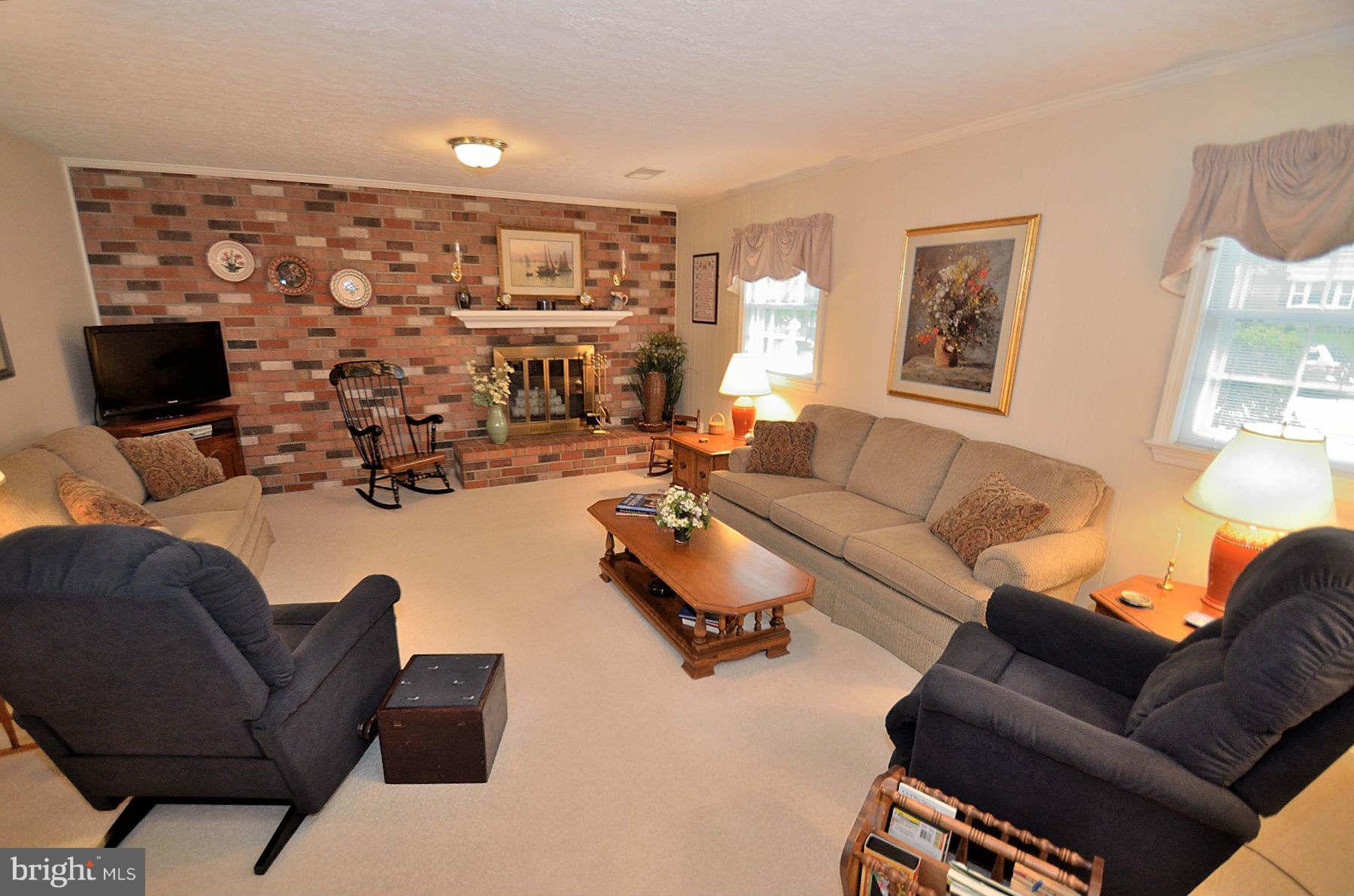 6722 Houndmaster Road Springfield, VA 22152 - Photo 14 of 20 Family Room