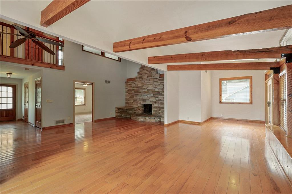 6090 Shadburn Ferry Road Buford, GA 30518 - Photo 7 of 39 Gallery Image 7