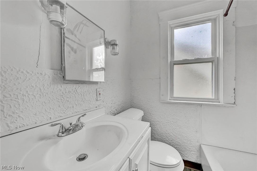 880 Stevenson Road Cleveland, OH 44110 - Photo 14 of 19