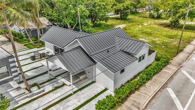 $5,000 | 394 Southeast 5th Avenue, Unit 396, Delray Beach, FL 33483