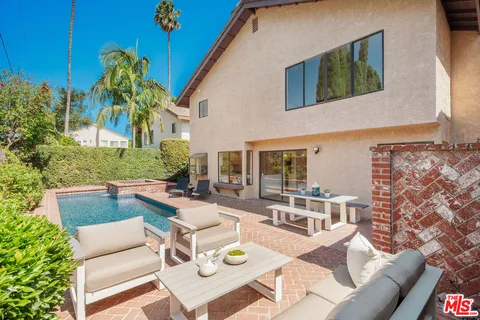 $1,625,000 | 13033 West Magnolia Boulevard, Sherman Oaks, CA 91423