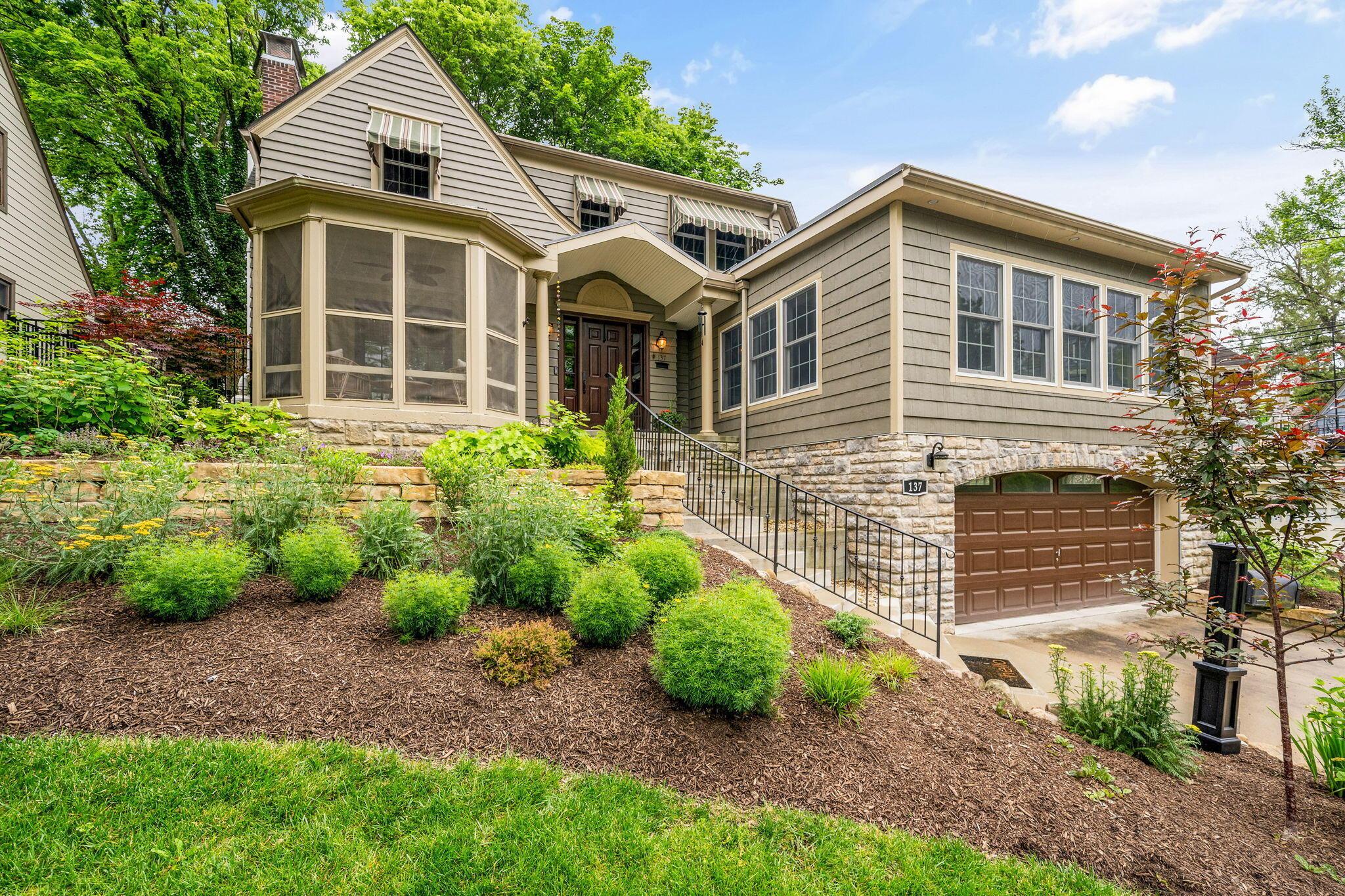 137 East Torrence Road Columbus, OH 43214 - Photo 4 of 68 6-web-or-mls-DSC02427