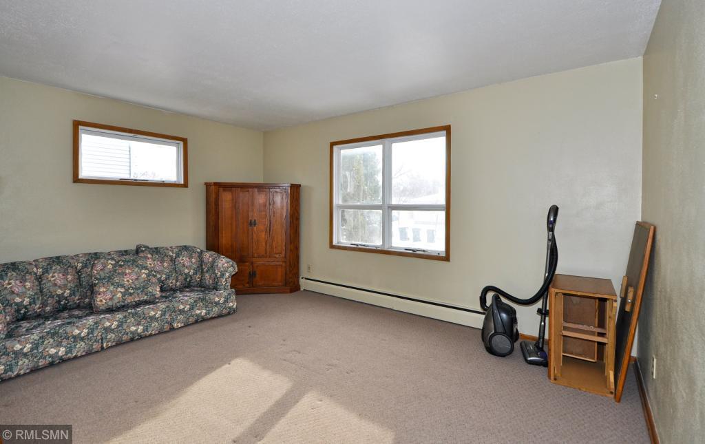 1229 4 1/2 Street Northwest Rochester, MN 55901 - Photo 3 of 12