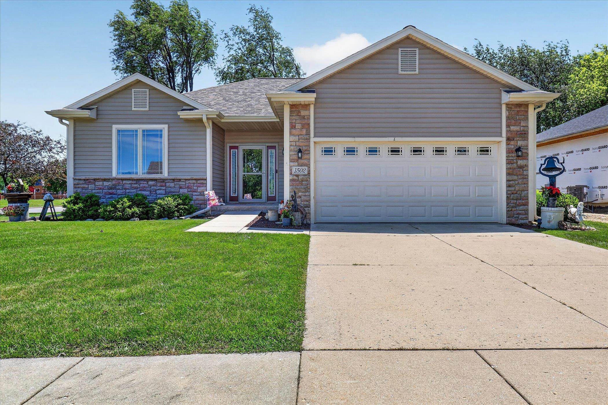 1502 Tamarack Street, Unit 18 Delavan, WI 53115 - Photo 4 of 36