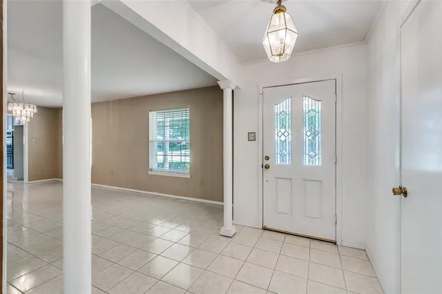 $380,000 | 1501 Ridgeview Drive, Arlington, TX 76012