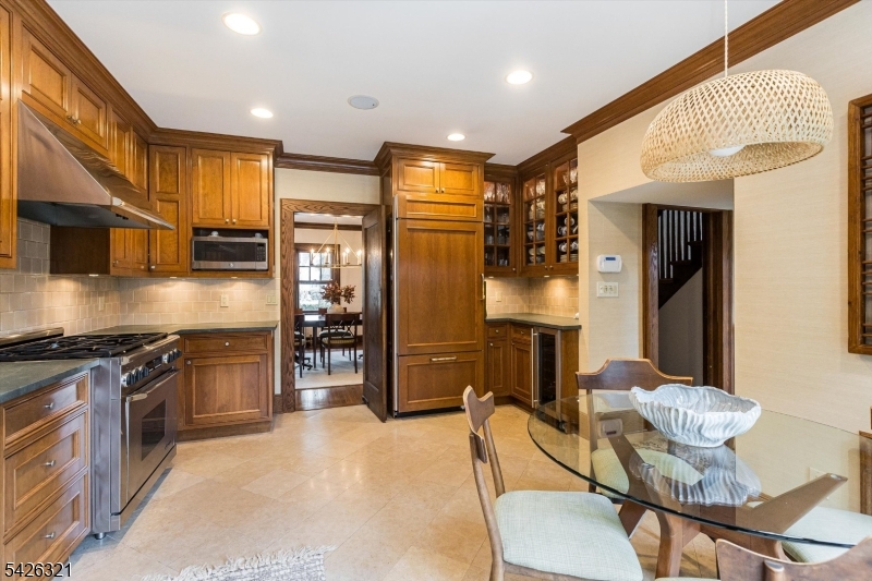 13 Ferncliff Terrace Glen Ridge, NJ 07028 - Photo 17 of 48