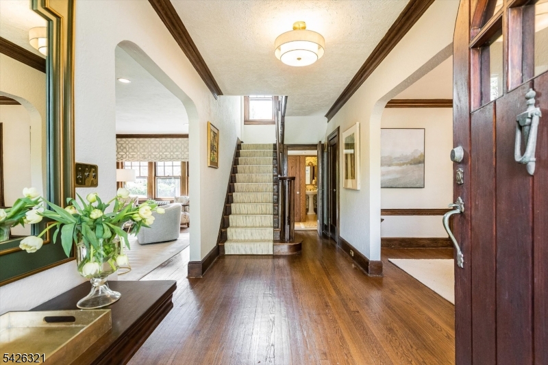 13 Ferncliff Terrace Glen Ridge, NJ 07028 - Photo 5 of 48