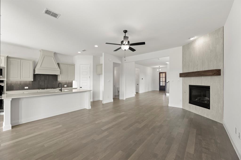 1426 Colorado Road Van Alstyne, TX 75495 - Photo 15 of 40 09. 1426 Colorado - Family (2)