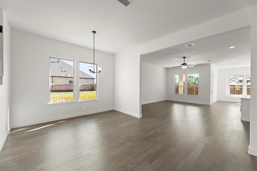 1426 Colorado Road Van Alstyne, TX 75495 - Photo 9 of 40 06. 1426 Colorado - Dining