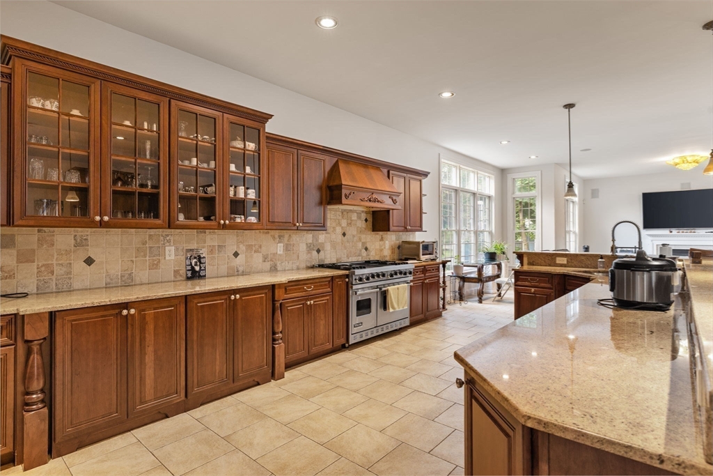 6 Ashley Court Lynnfield, MA 01940 - Photo 7 of 41