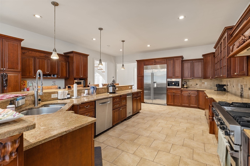 6 Ashley Court Lynnfield, MA 01940 - Photo 8 of 41