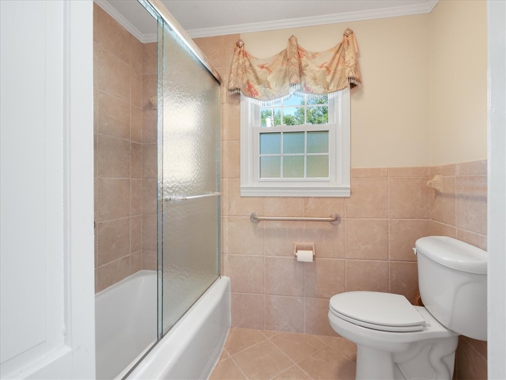 808 West Greer Street Honea Path, SC 29654 - Photo 34 of 48 Hall bath