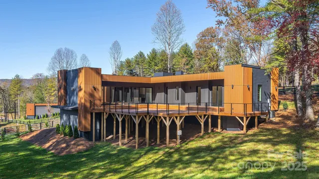 $1,100,000 | 87 Verbania Rd Mills River, Mills River, NC 28759