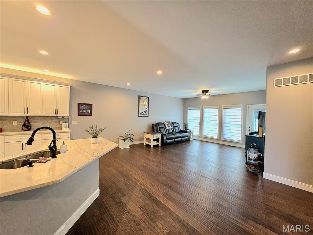 475 Legacy Lane Villa Ridge, MO 63089 - Photo 18 of 46