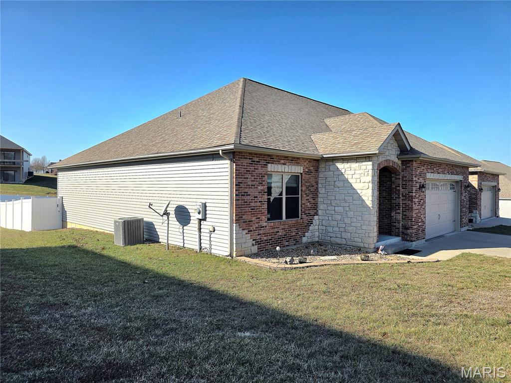 475 Legacy Lane Villa Ridge, MO 63089 - Photo 2 of 46