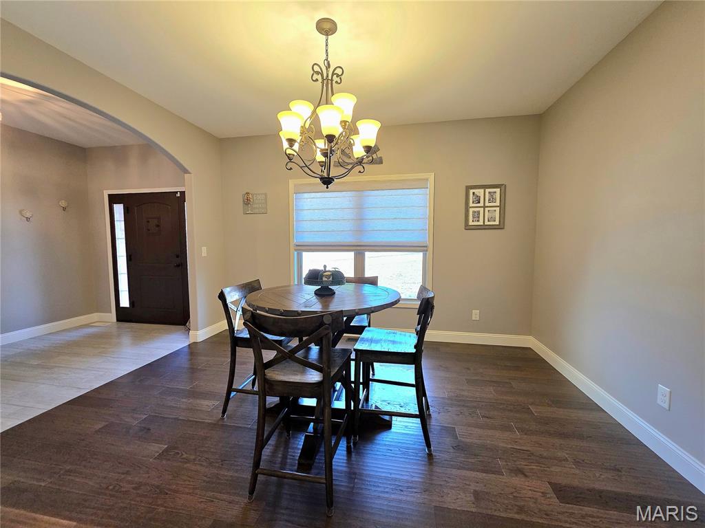 475 Legacy Lane Villa Ridge, MO 63089 - Photo 7 of 46