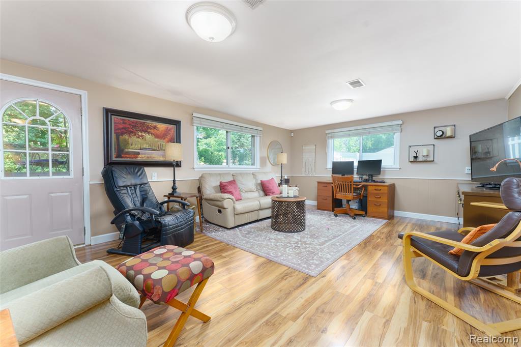 1920 Byrnes Road Lansing, MI 48906 - Photo 16 of 36 Gallery Image 16