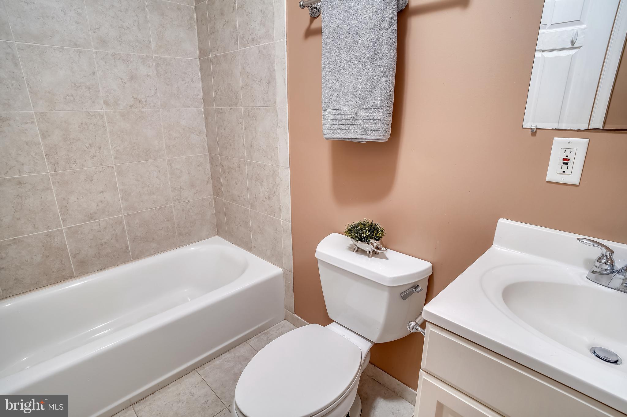 1462 Spring Road Northwest Washington, DC 20010 - Photo 57 of 61 LL Apartment Full Bathroom