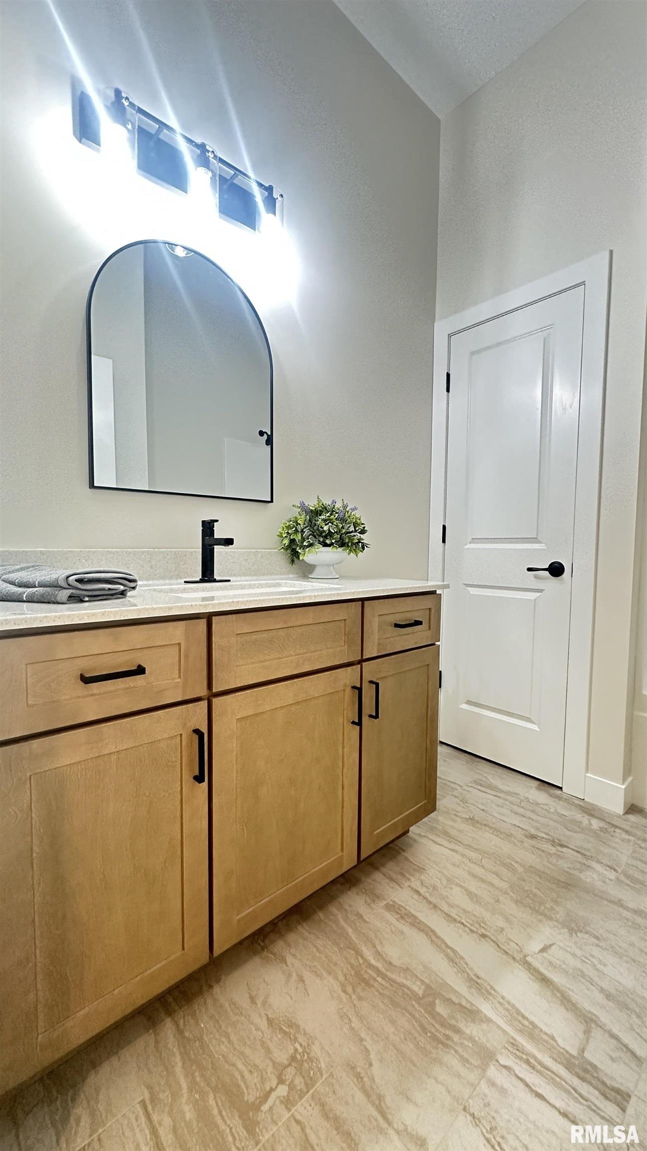 5023 Chestnut Street Quincy, IL 62305 - Photo 12 of 24