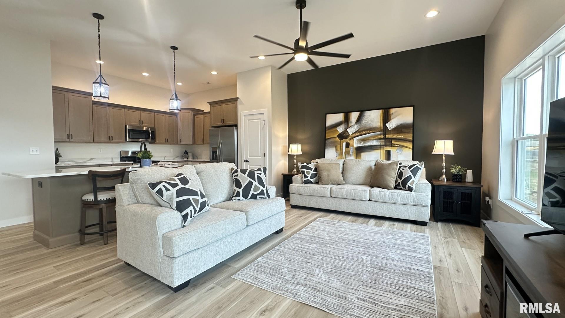 5023 Chestnut Street Quincy, IL 62305 - Photo 3 of 24