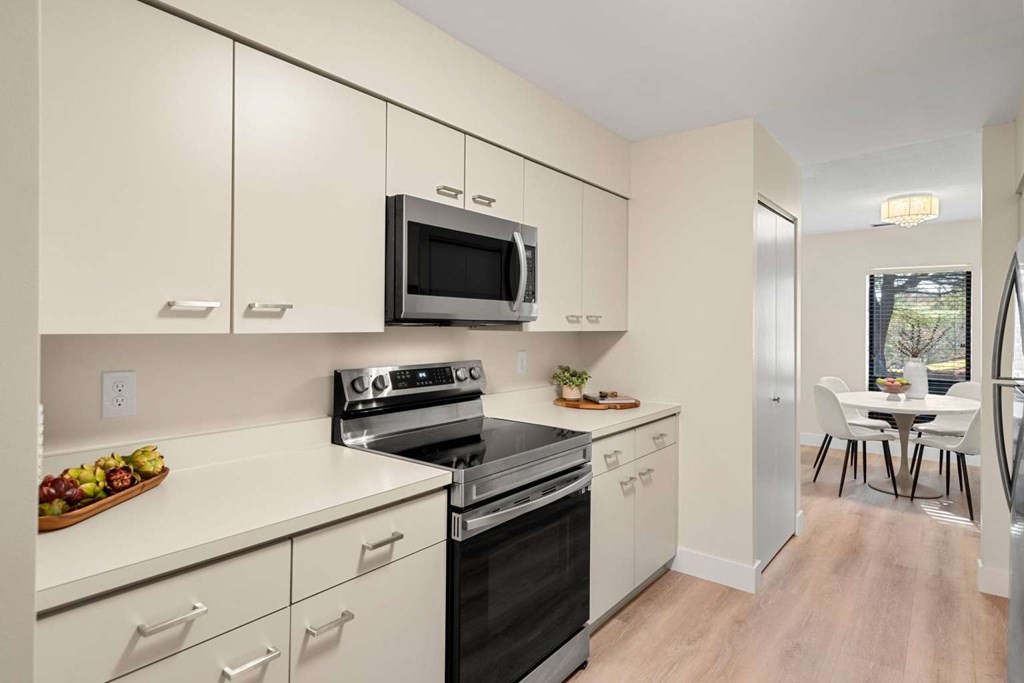 4 Summit Drive, Unit 7 Reading, MA 01867 - Photo 14 of 20 Gallery Image 14