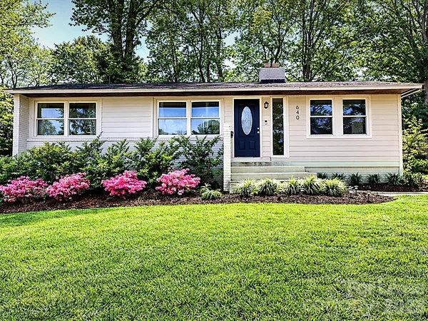 $3,250 | 640 Manhasset Road, Charlotte, NC 28209