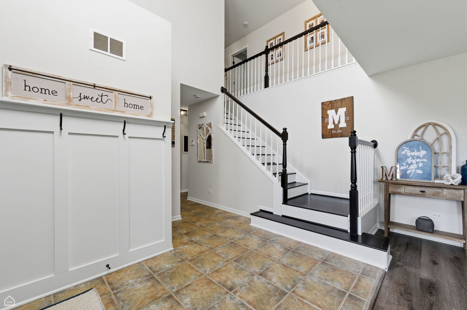 617 Brita Trail Minooka, IL 60447 - Photo 2 of 34 a view of entryway