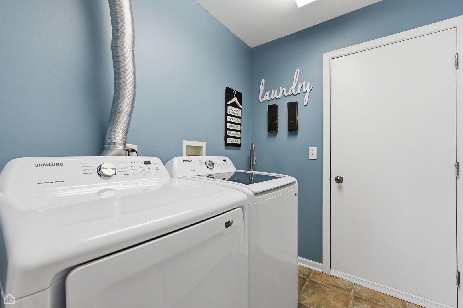 617 Brita Trail Minooka, IL 60447 - Photo 23 of 34 a utility room with dryer and washer