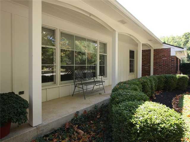 7111 Sylvan Ridge Road Indianapolis, IN 46240 - Photo 2 of 23 Gallery Image 2