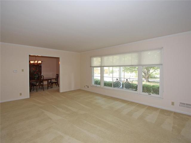 7111 Sylvan Ridge Road Indianapolis, IN 46240 - Photo 3 of 23 Gallery Image 3