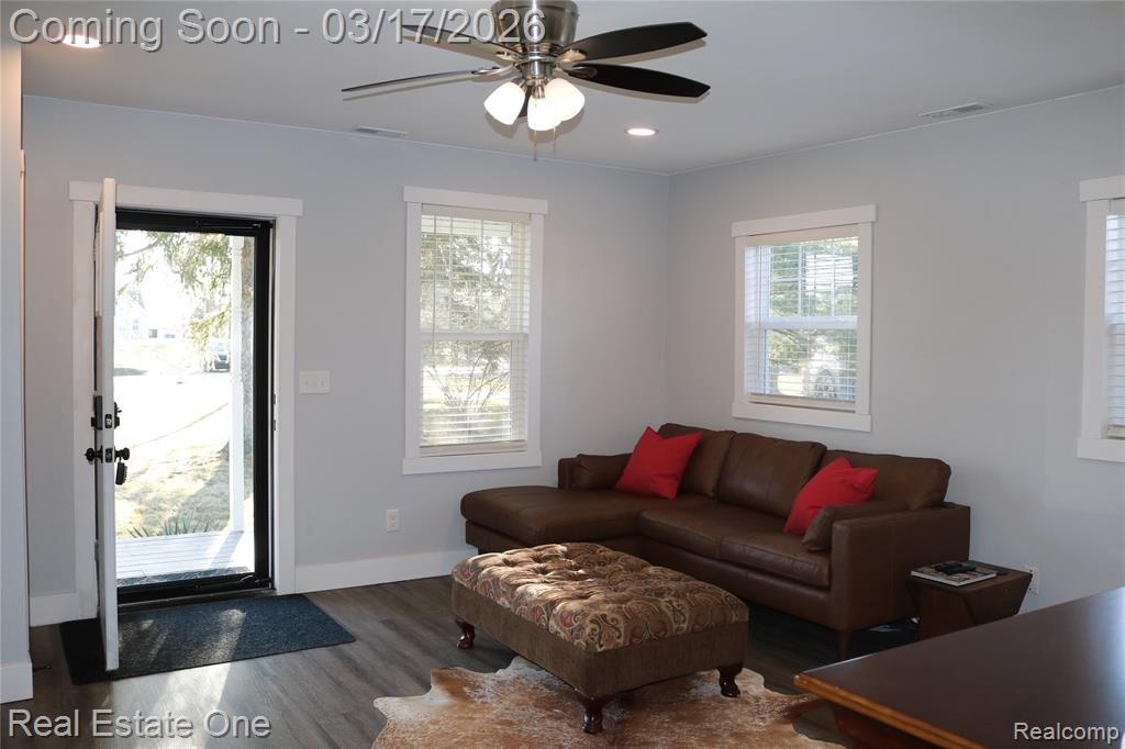 11068 Fenton Road Fenton, MI 48430 - Photo 7 of 55 Gallery Image 7