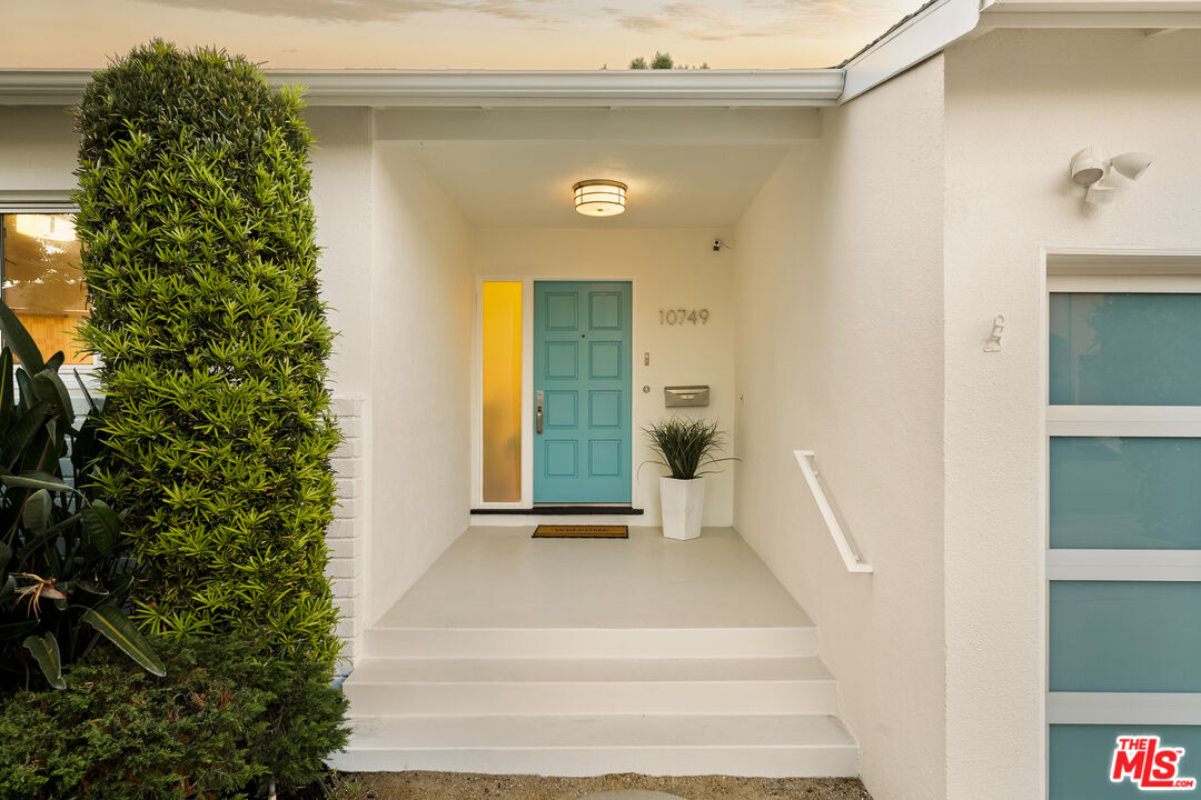 10749 Molony Road Culver City, CA 90230 - Photo 2 of 19 a view of entryway with a front door