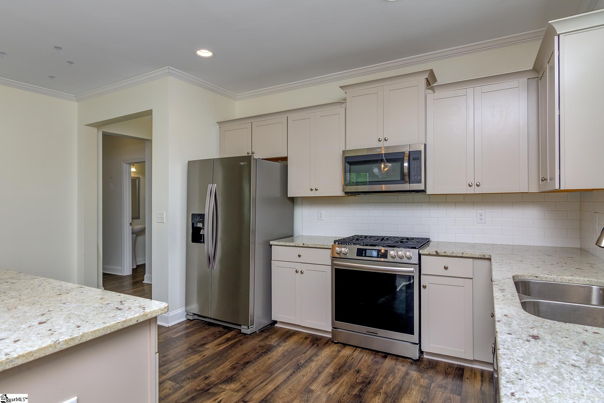 305 Timberland Way Piedmont, SC 29673 - Photo 3 of 38