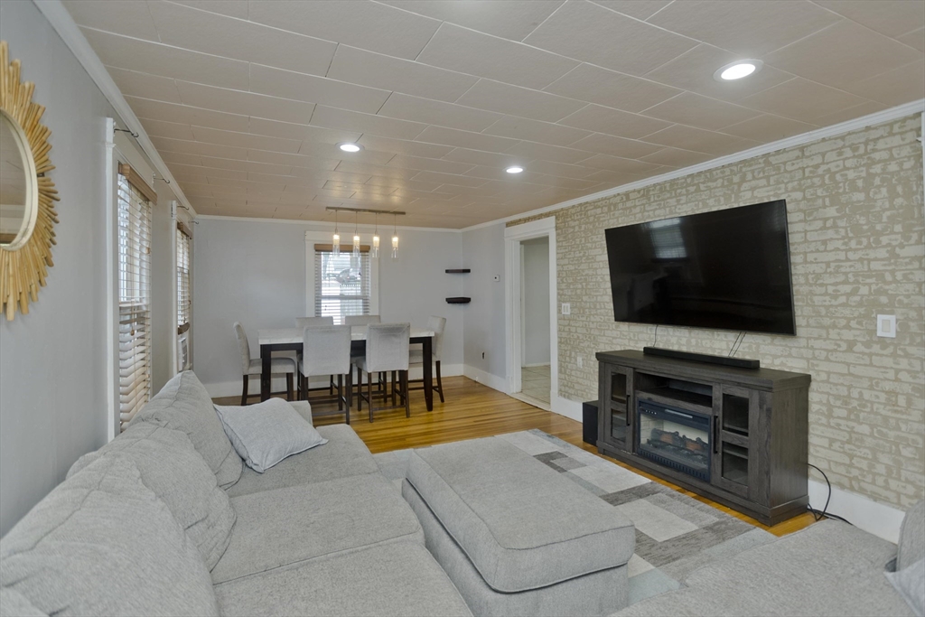15 Monticello Avenue Springfield, MA 01109 - Photo 2 of 42