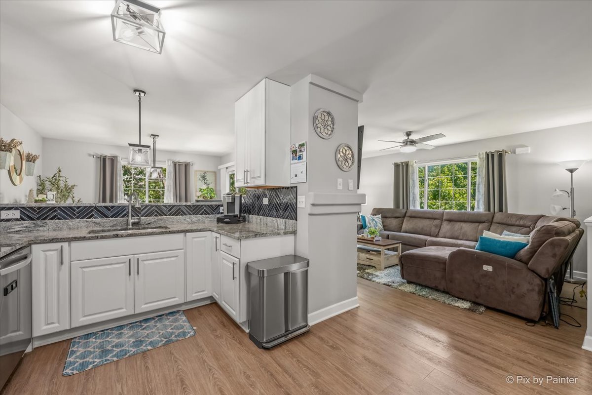 2433 Daybreak Court, Unit 2433 Elgin, IL 60123 - Photo 11 of 37